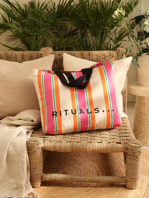 IHR GESCHENK - STILVOLLE RITUALS STRANDTASCHE bei Rituals